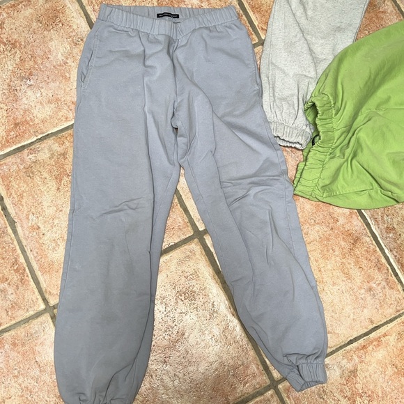 LOT OF Brandy Melville (5) items - Picture 9 of 16